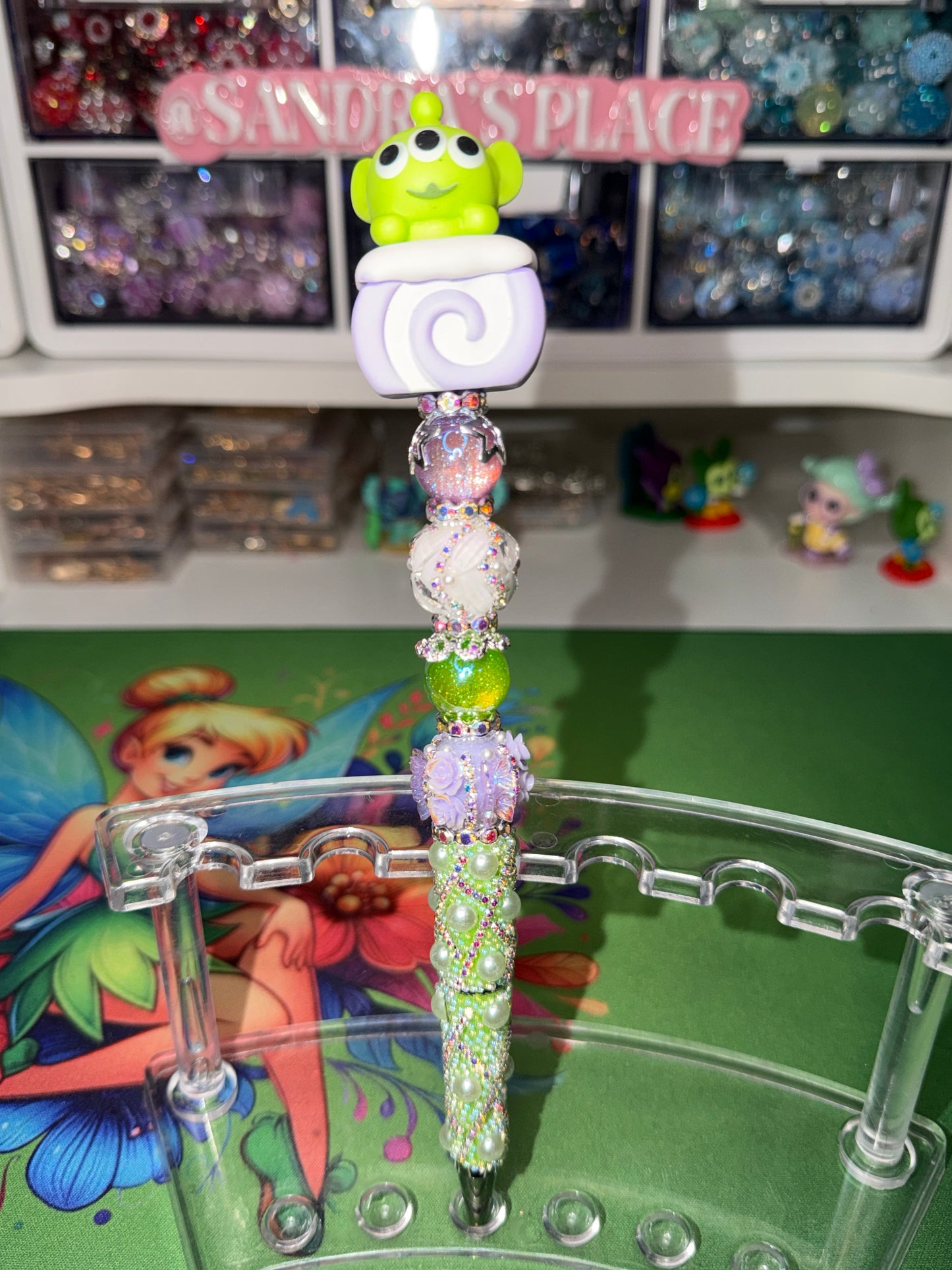 #28 Alien Pen