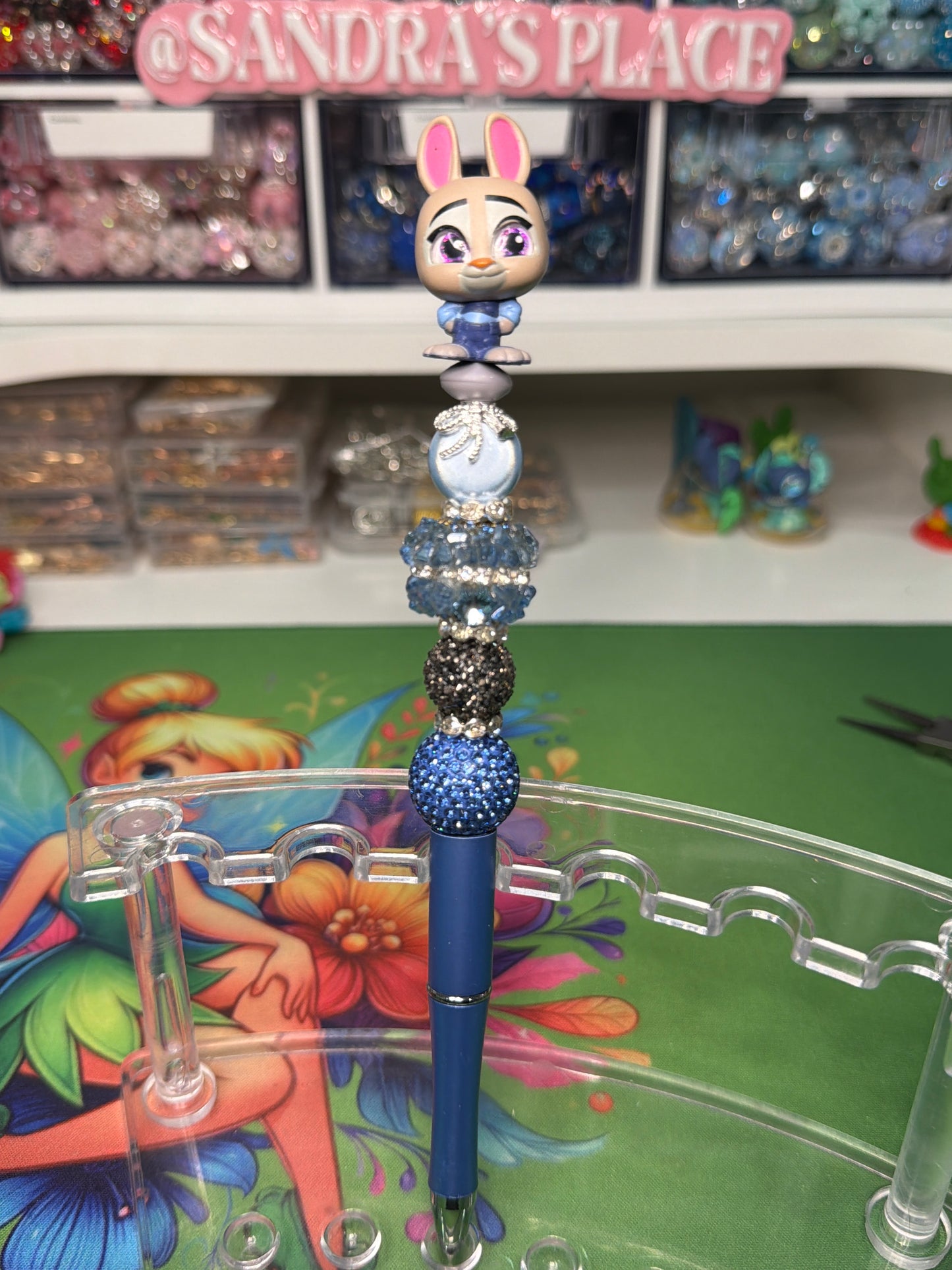 #54 Judy Hops Pen
